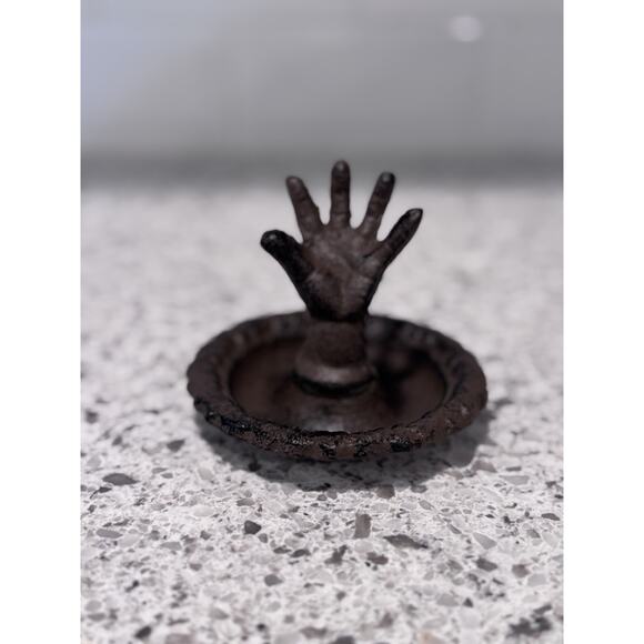 Vintage Cast Iron Jewelry Holder Hand - Picture 3 of 9